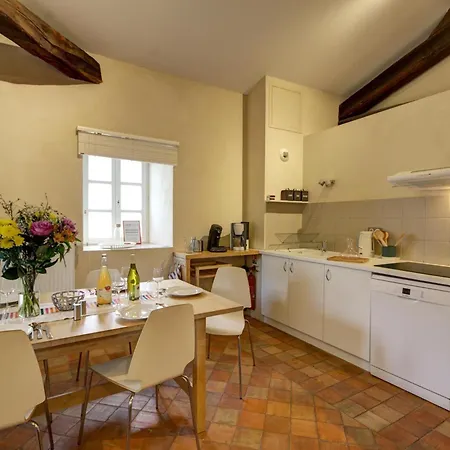 Дом отдыха Historique Entre Lyon Et Saint-etienne Avec Wi-fi, Jardin, Equipements Bebe Et Proche Tennis - Fr-1-496-275 *